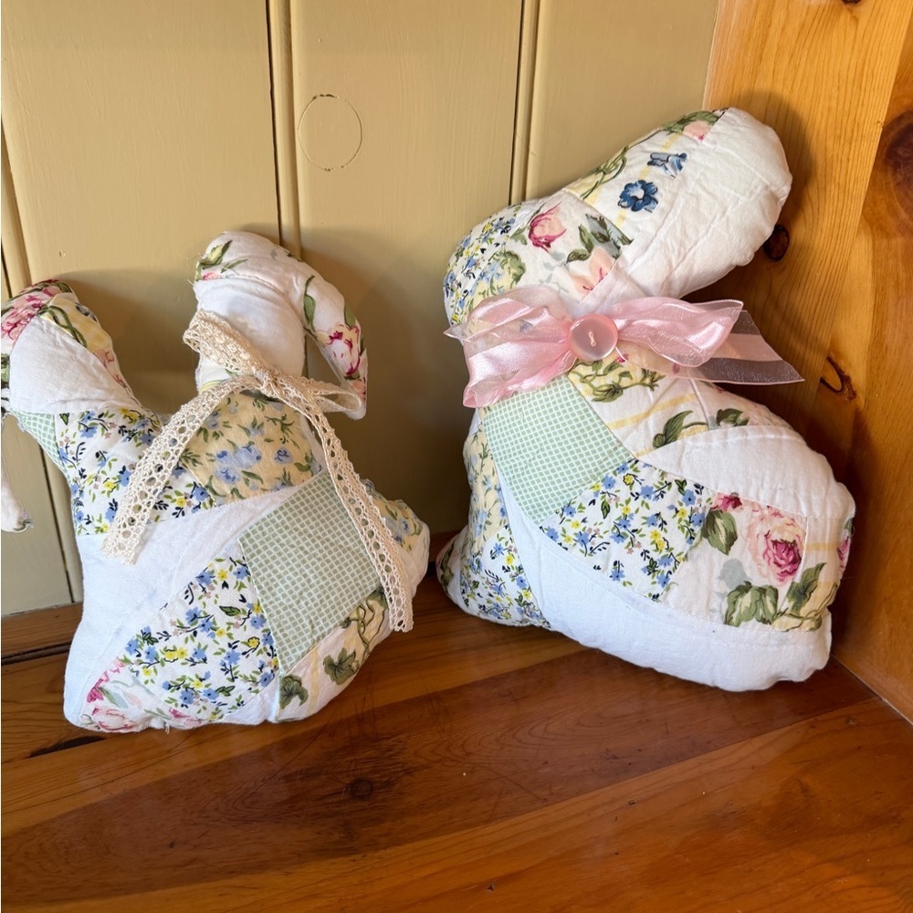 Set of two handmade Floral quilt Easter Bunny Pillow Set - Picture 2 of 5